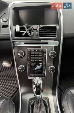 Позашляховик / Кросовер Volvo XC60 2013 в 