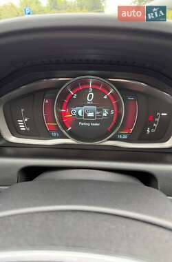 Позашляховик / Кросовер Volvo XC60 2013 в 