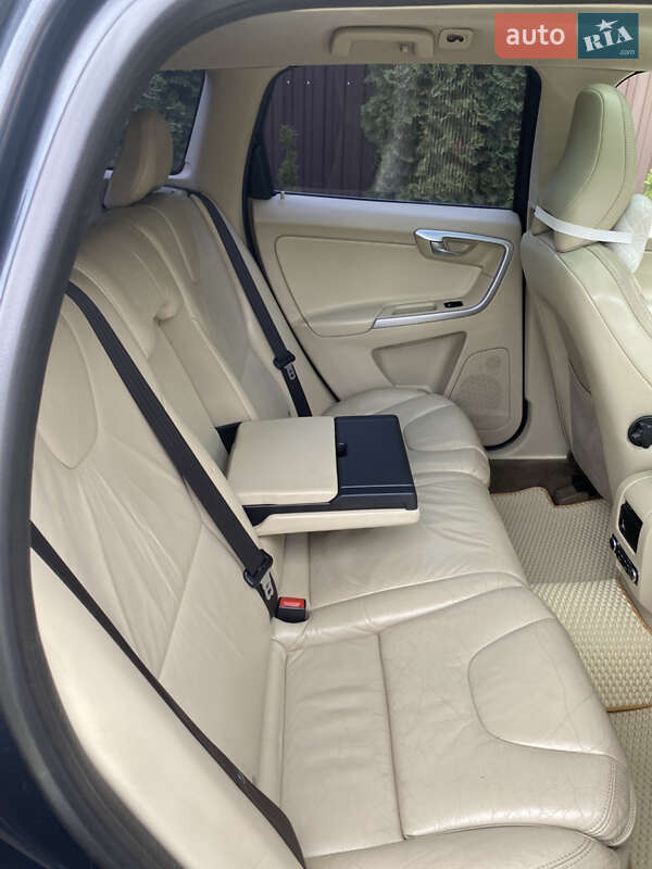 Внедорожник / Кроссовер Volvo XC60 2009 в Луцке