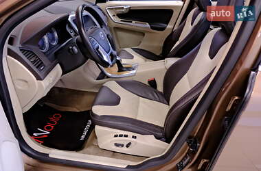 Внедорожник / Кроссовер Volvo XC60 2012 в 