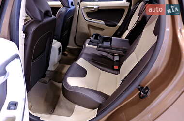 Внедорожник / Кроссовер Volvo XC60 2012 в 