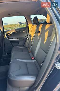 Внедорожник / Кроссовер Volvo XC60 2015 в 
