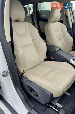 Внедорожник / Кроссовер Volvo XC60 2017 в 