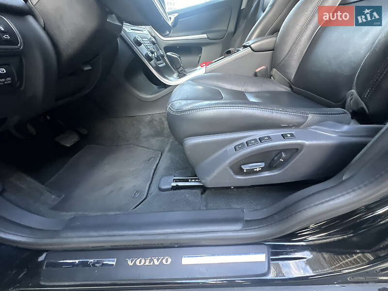 Позашляховик / Кросовер Volvo XC60 2015 в Одесі фото 12 Позашляховик / Кросовер Volvo XC60 2015 в Одесі