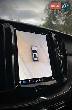 Внедорожник / Кроссовер Volvo XC60 2023 в 