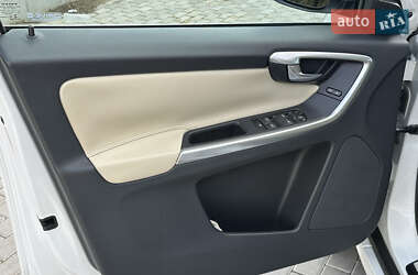 Внедорожник / Кроссовер Volvo XC60 2014 в 