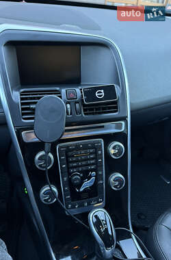 Внедорожник / Кроссовер Volvo XC60 2015 в 