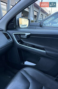 Внедорожник / Кроссовер Volvo XC60 2015 в 