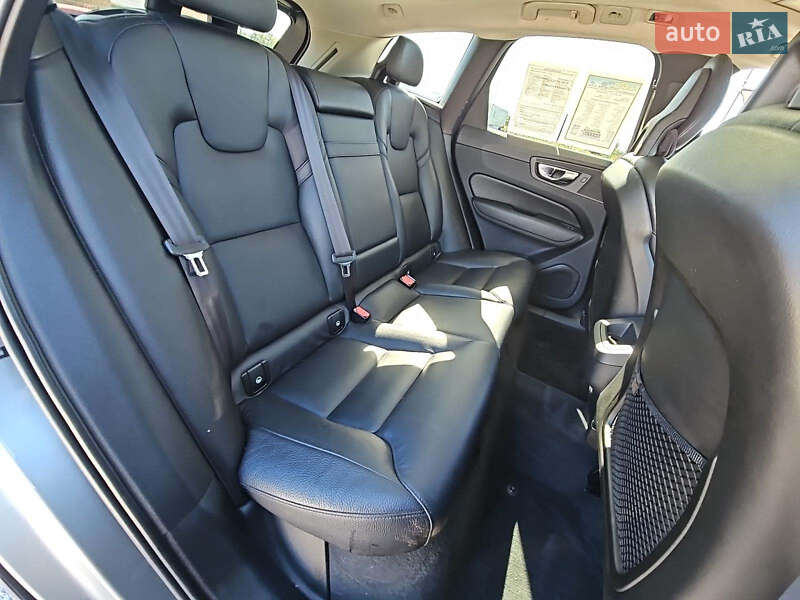 Внедорожник / Кроссовер Volvo XC60 2018 в Львове
