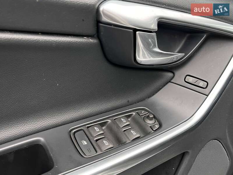 Внедорожник / Кроссовер Volvo XC60 2015 в Луцке