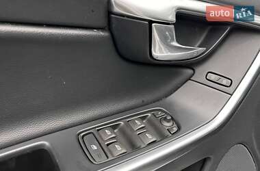 Внедорожник / Кроссовер Volvo XC60 2015 в 