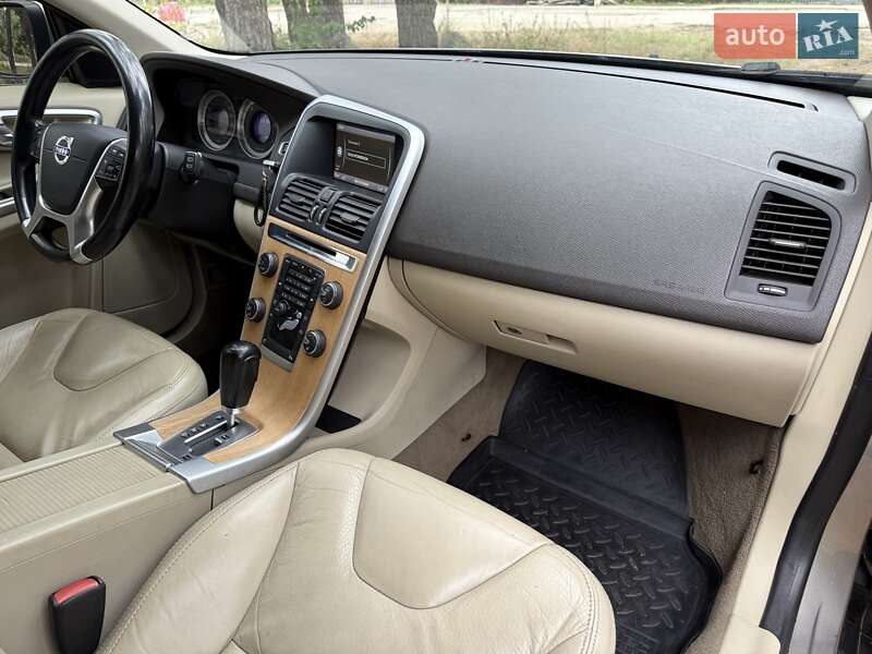 Позашляховик / Кросовер Volvo XC60 2012 в Києві