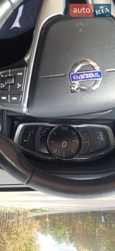 Внедорожник / Кроссовер Volvo XC60 2015 в Коростене