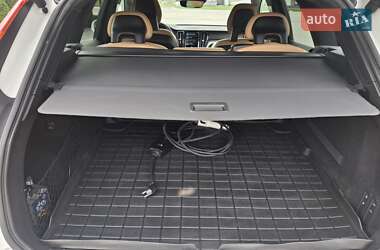 Позашляховик / Кросовер Volvo XC60 2017 в  фото 28 Позашляховик / Кросовер Volvo XC60 2017 в