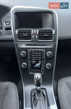 Позашляховик / Кросовер Volvo XC60 2014 в 