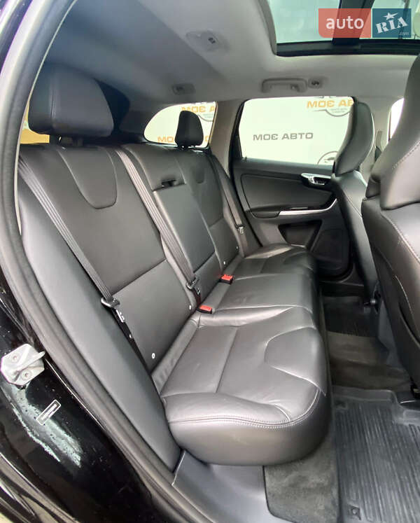 Внедорожник / Кроссовер Volvo XC60 2016 в Ровно фото 24 Внедорожник / Кроссовер Volvo XC60 2016 в Ровно