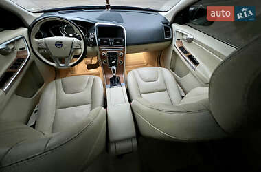 Внедорожник / Кроссовер Volvo XC60 2015 в 