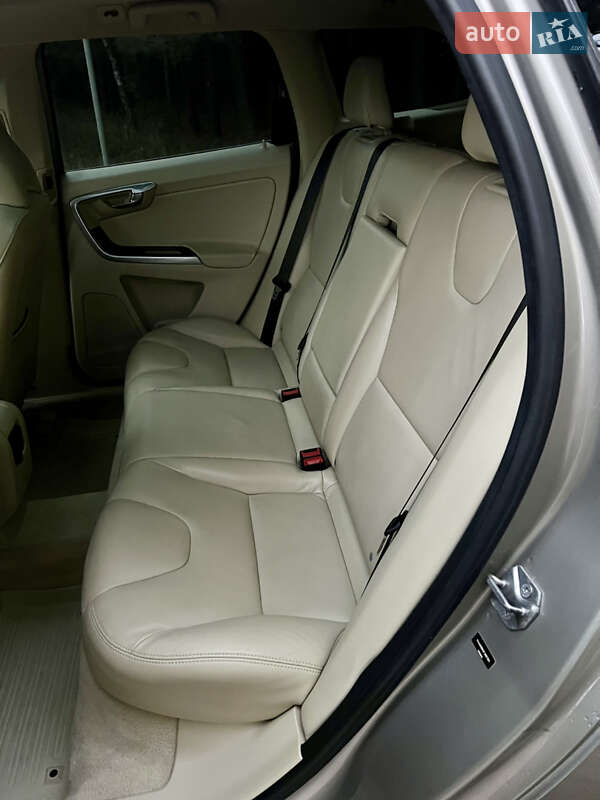 Позашляховик / Кросовер Volvo XC60 2015 в Луцьку фото 30 Позашляховик / Кросовер Volvo XC60 2015 в Луцьку
