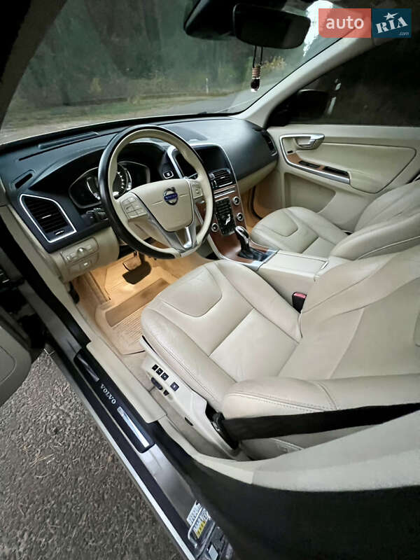 Позашляховик / Кросовер Volvo XC60 2015 в Луцьку фото 35 Позашляховик / Кросовер Volvo XC60 2015 в Луцьку