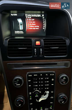 Внедорожник / Кроссовер Volvo XC60 2015 в 