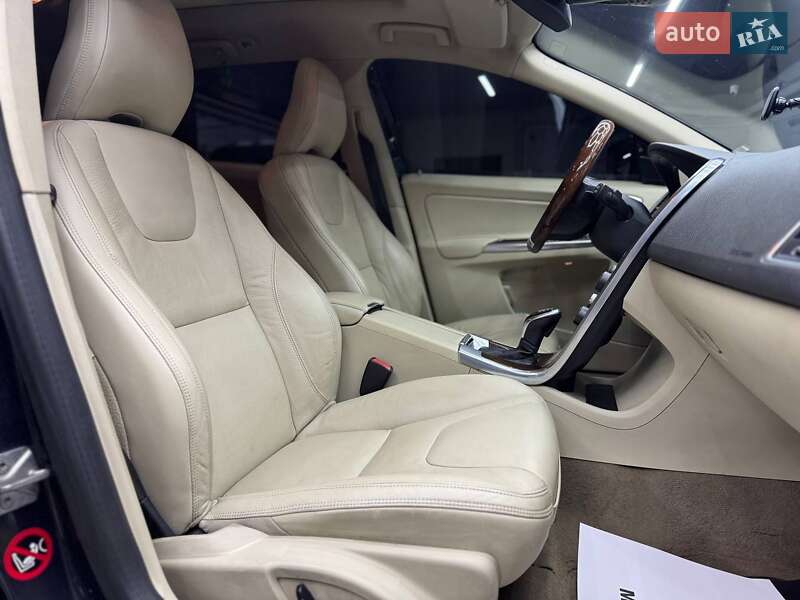Позашляховик / Кросовер Volvo XC60 2013 в Чернівцях фото 16 Позашляховик / Кросовер Volvo XC60 2013 в Чернівцях