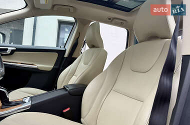 Внедорожник / Кроссовер Volvo XC60 2017 в 