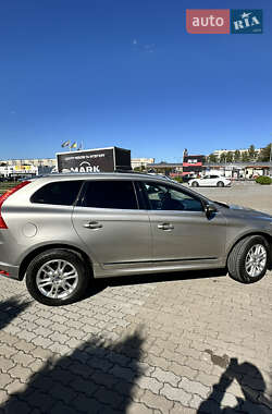 Внедорожник / Кроссовер Volvo XC60 2014 в 