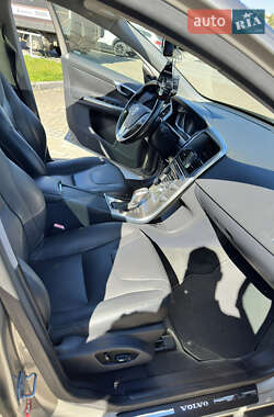 Внедорожник / Кроссовер Volvo XC60 2014 в 