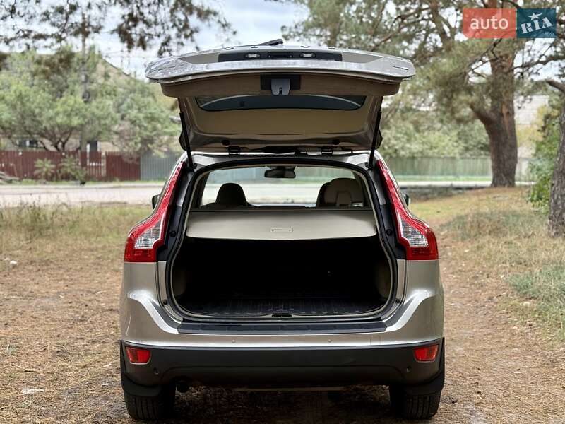 Позашляховик / Кросовер Volvo XC60 2012 в Києві фото 17 Позашляховик / Кросовер Volvo XC60 2012 в Києві
