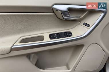 Позашляховик / Кросовер Volvo XC60 2012 в  фото 37 Позашляховик / Кросовер Volvo XC60 2012 в