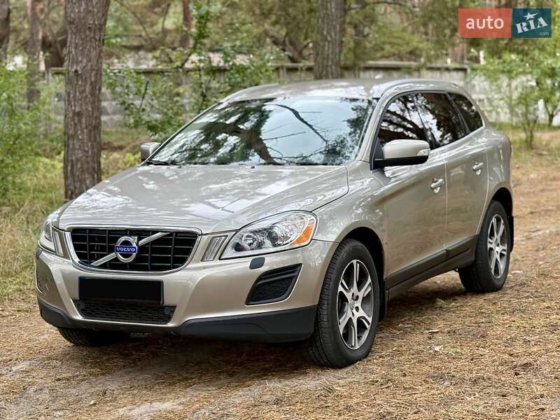 Позашляховик / Кросовер Volvo XC60 2012 в  фото Позашляховик / Кросовер Volvo XC60 2012 в