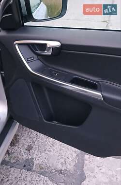 Внедорожник / Кроссовер Volvo XC60 2014 в 