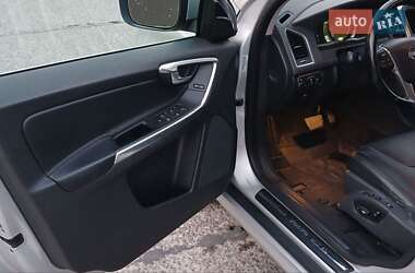 Внедорожник / Кроссовер Volvo XC60 2014 в 