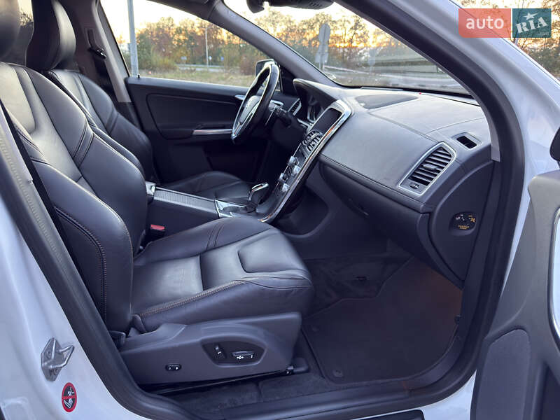Внедорожник / Кроссовер Volvo XC60 2017 в Радивилове