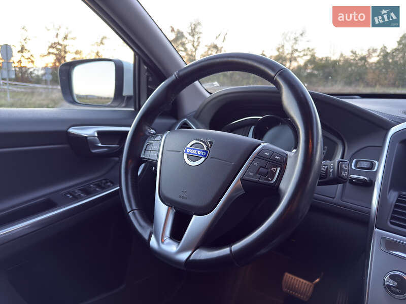Внедорожник / Кроссовер Volvo XC60 2017 в Радивилове