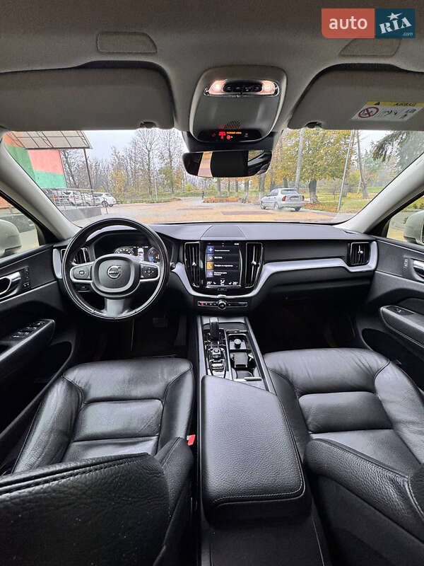 Внедорожник / Кроссовер Volvo XC60 2019 в Киеве