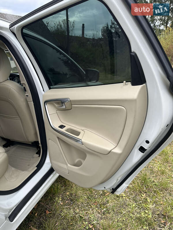 Внедорожник / Кроссовер Volvo XC60 2015 в Самборе фото 15 Внедорожник / Кроссовер Volvo XC60 2015 в Самборе