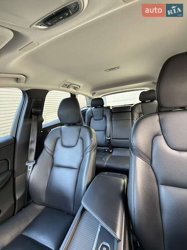 Позашляховик / Кросовер Volvo XC60 2018 в Житомирі фото 20 Позашляховик / Кросовер Volvo XC60 2018 в Житомирі