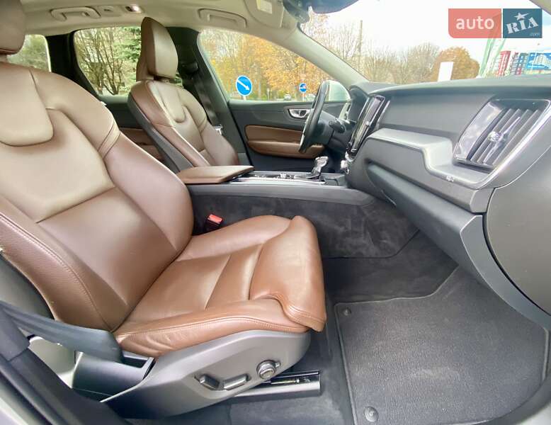 Внедорожник / Кроссовер Volvo XC60 2019 в Луцке фото 15 Внедорожник / Кроссовер Volvo XC60 2019 в Луцке