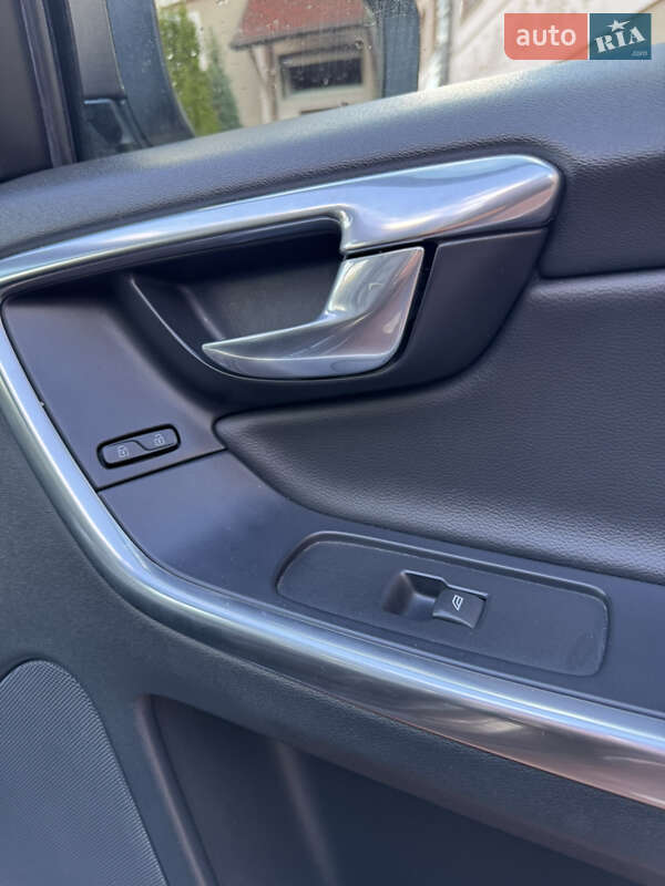 Позашляховик / Кросовер Volvo XC60 2015 в Моршині фото 36 Позашляховик / Кросовер Volvo XC60 2015 в Моршині