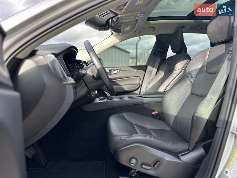 Внедорожник / Кроссовер Volvo XC60 2021 в Луцке