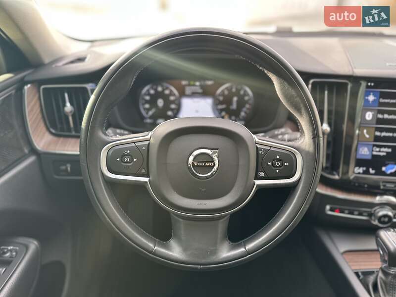 Внедорожник / Кроссовер Volvo XC60 2021 в Луцке