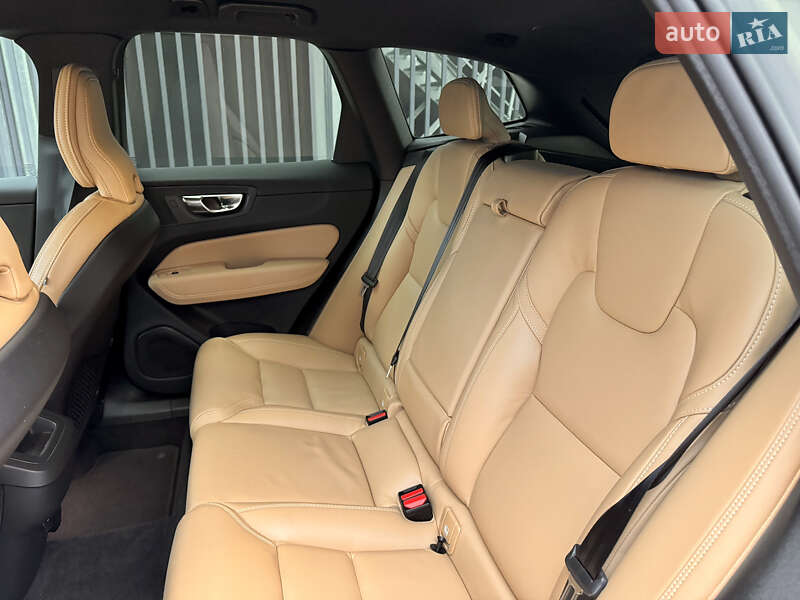 Позашляховик / Кросовер Volvo XC60 2022 в Києві фото 30 Позашляховик / Кросовер Volvo XC60 2022 в Києві