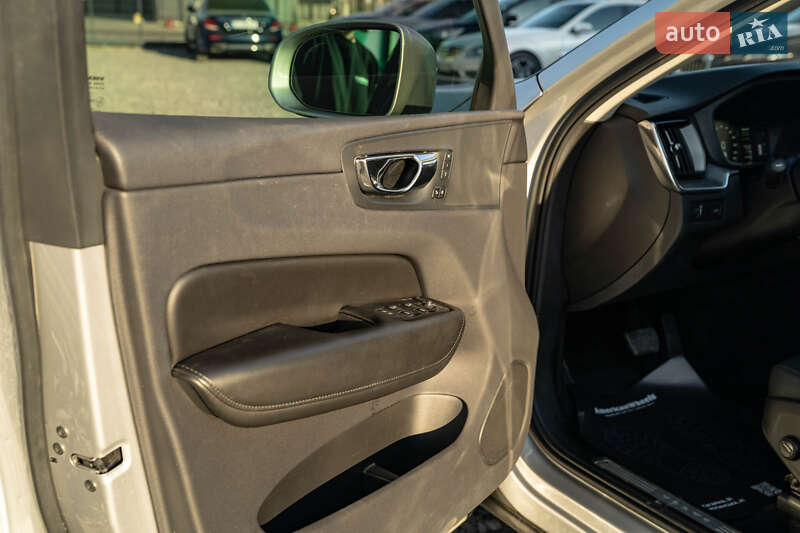 Позашляховик / Кросовер Volvo XC60 2018 в Чернівцях фото 41 Позашляховик / Кросовер Volvo XC60 2018 в Чернівцях