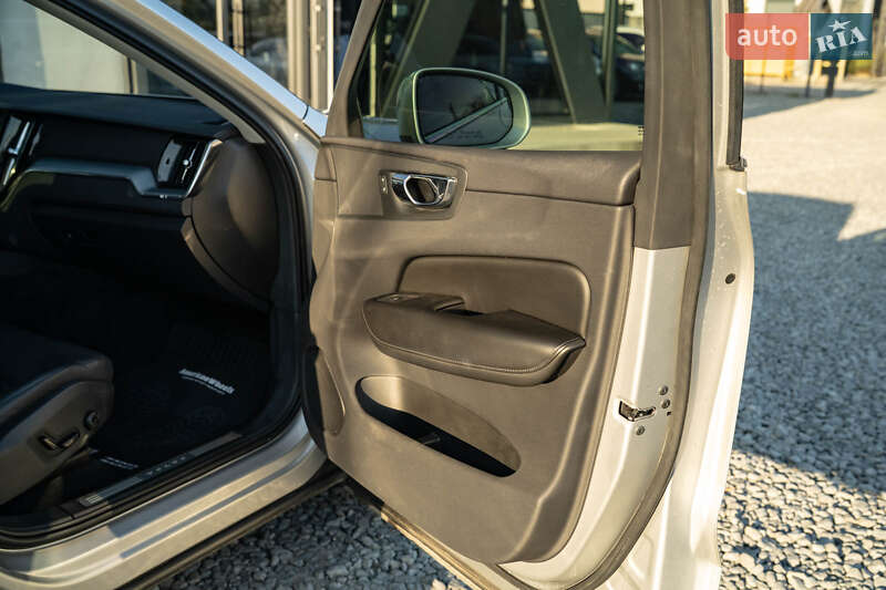 Позашляховик / Кросовер Volvo XC60 2018 в Чернівцях фото 42 Позашляховик / Кросовер Volvo XC60 2018 в Чернівцях