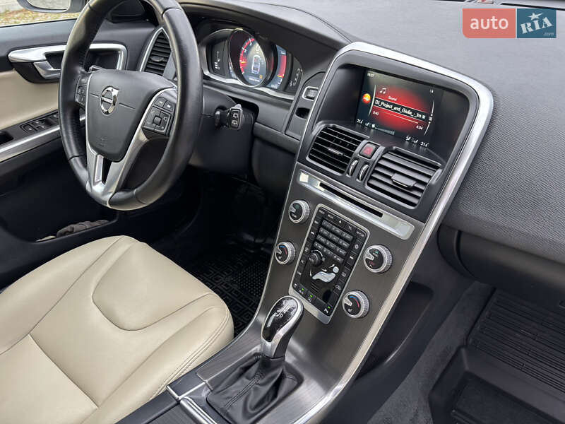 Позашляховик / Кросовер Volvo XC60 2016 в Косові фото 41 Позашляховик / Кросовер Volvo XC60 2016 в Косові