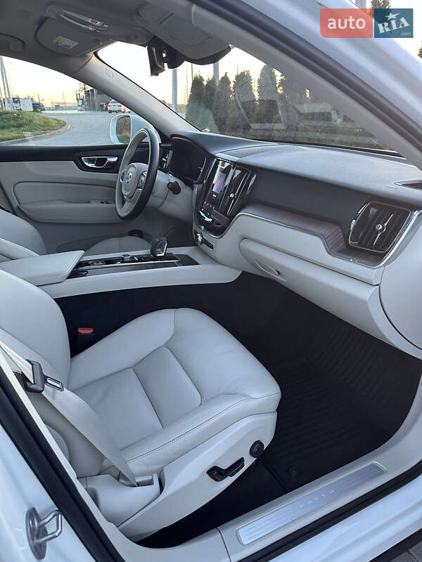 Позашляховик / Кросовер Volvo XC60 2022 в Львові