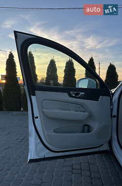 Внедорожник / Кроссовер Volvo XC60 2022 в Львове