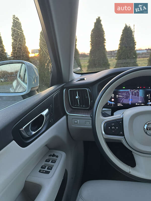 Позашляховик / Кросовер Volvo XC60 2022 в Львові