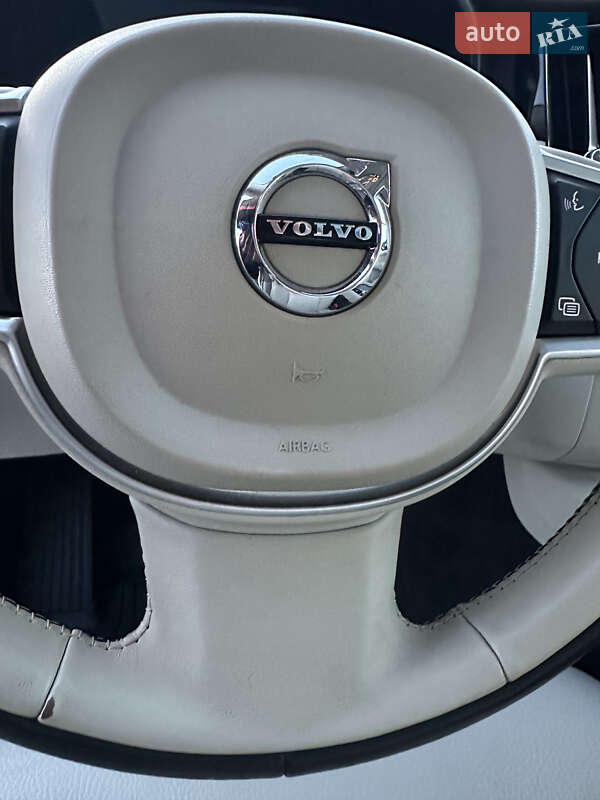 Позашляховик / Кросовер Volvo XC60 2022 в Львові